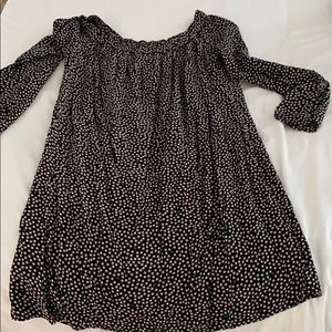 Off the shoulder dress with little stars pattern